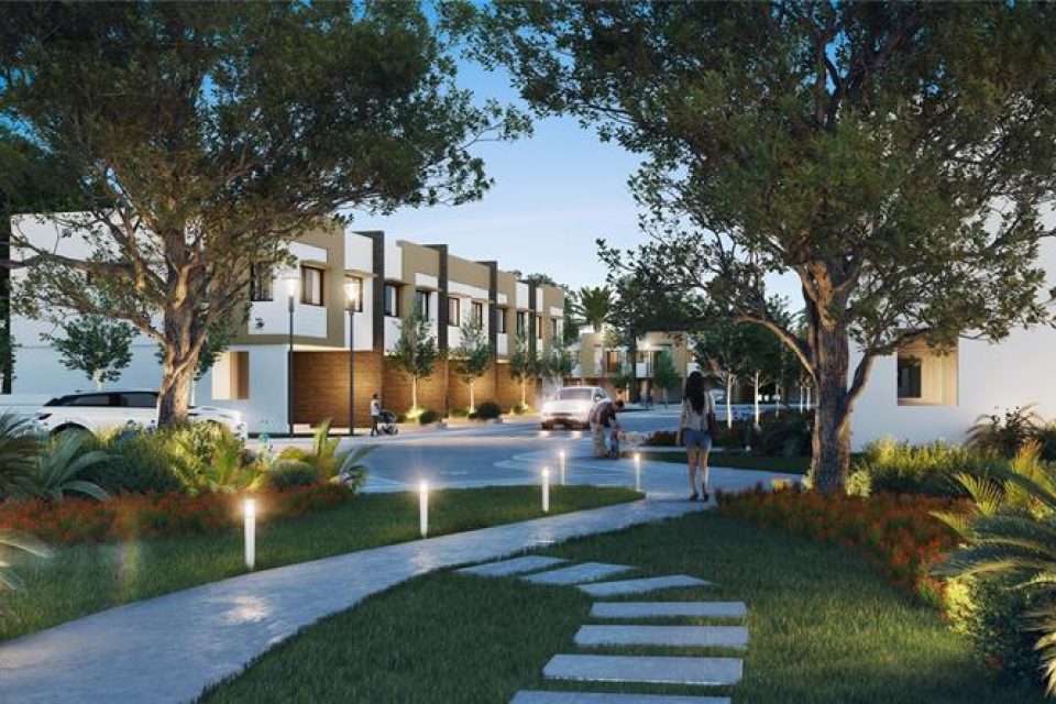 outdoor walking space at the oaks place town homes in south florida