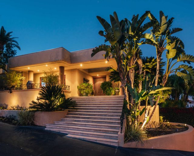 Tommy Lee’s Spectacular Home Doesn’t Miss a Beat!