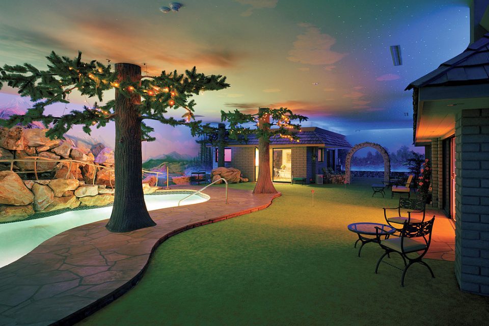 Las-Vegas-Underground-House-tree-and-pool (1)