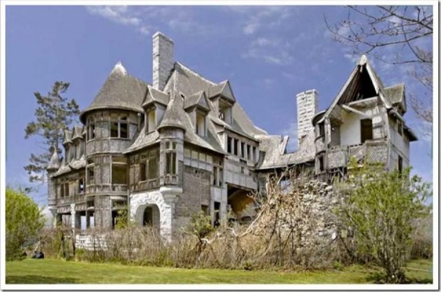 Top Ten Haunted Homes!