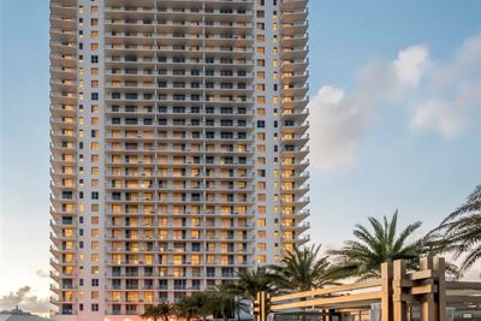 Hyde Beach House 21