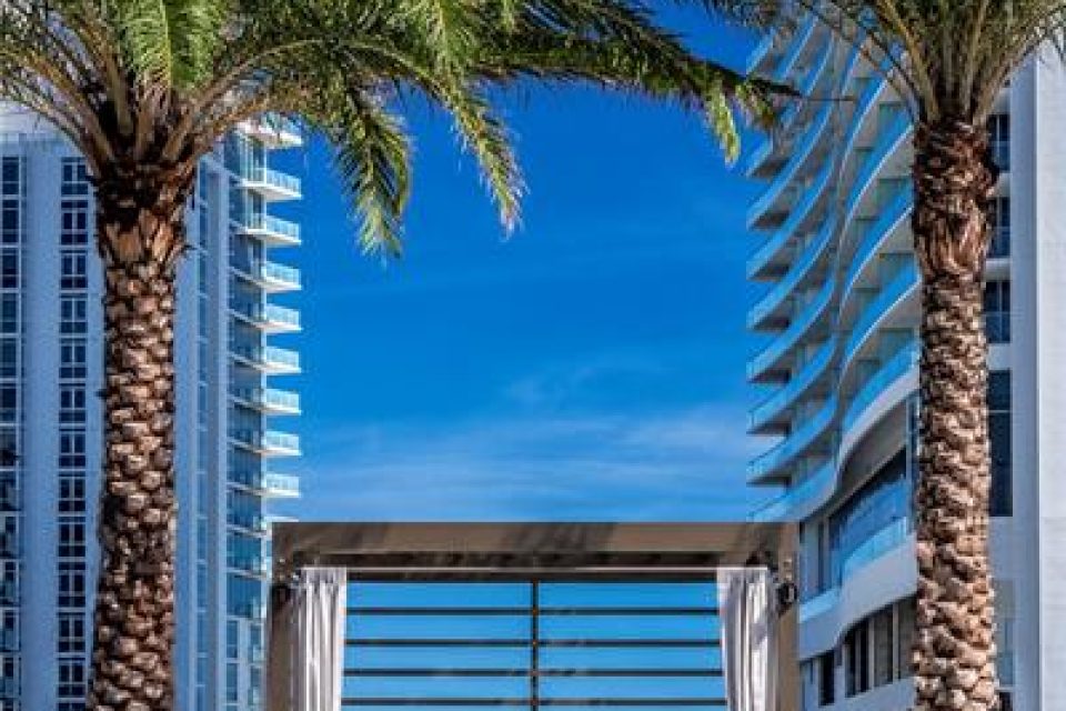 Hyde Beach House 24