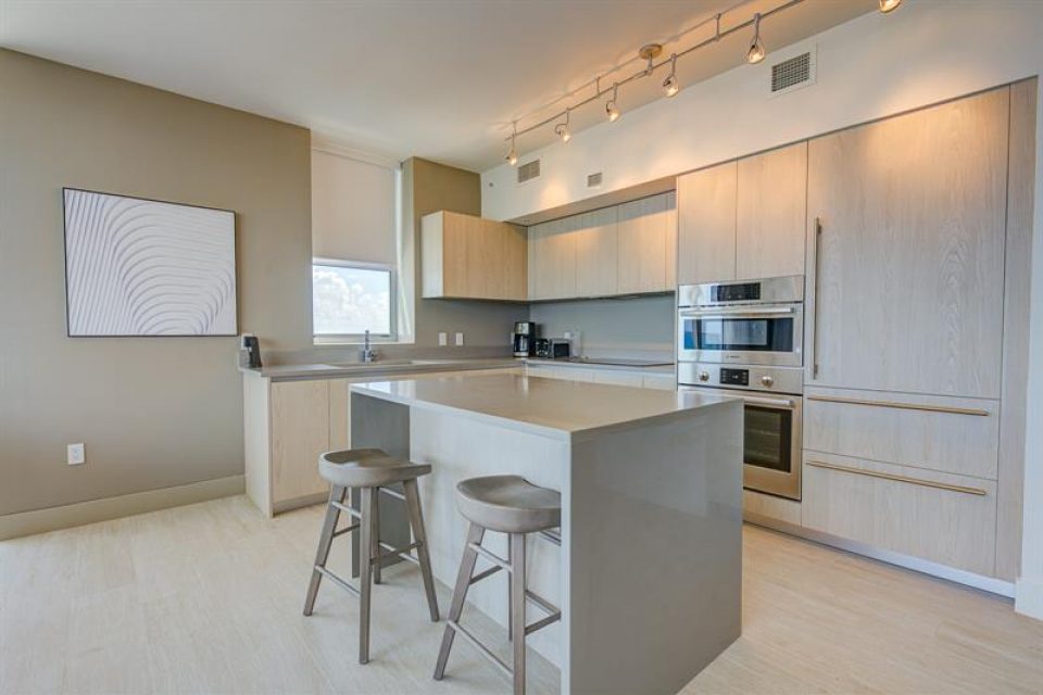 Hyde Beach House 9
