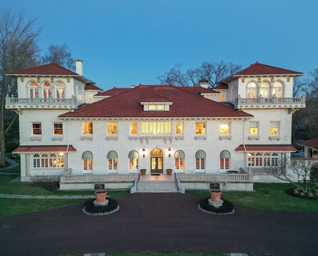 Gloria Swanson’s New Jersey Mansion Sells For Peanuts!