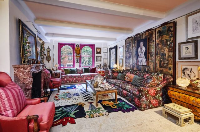 Gloria Vanderbilt’s Apartment Is Colorful – Just Like She Was!