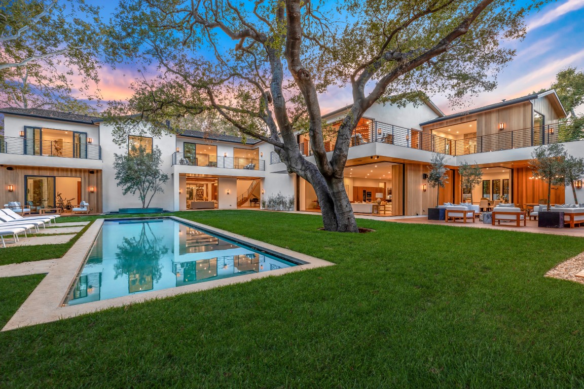 Joe Jonas & Sophie Turner Sell in LA & Buy in Miami! | Top Ten Real Estate  Deals