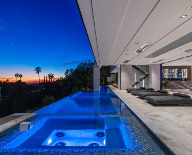 Super-Star Drake Moving Into a Super-Star Home In Beverly Hills?