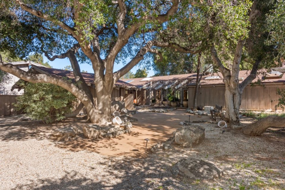 “Dallas” Star Linda Gray’s Oak Tree Ranch for Sale!