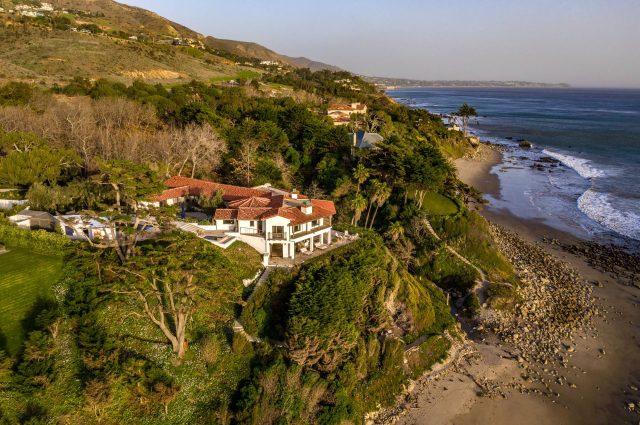 Kim Kardashian Buys Cindy Crawford Mansion!