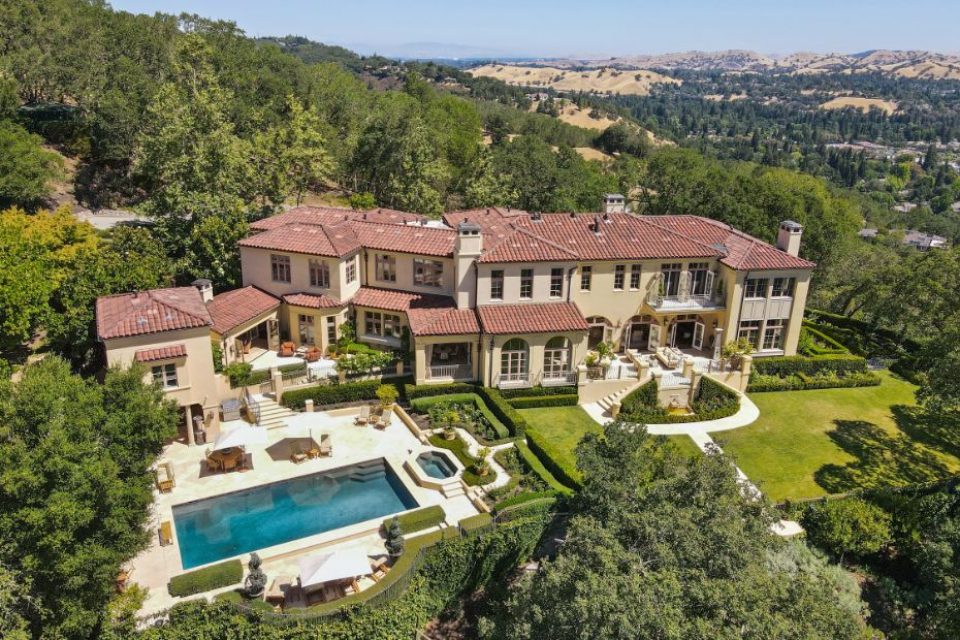 Beverly Hills Artist, Energy Guru & Landscape Designer Also Does Dreamy Homes!