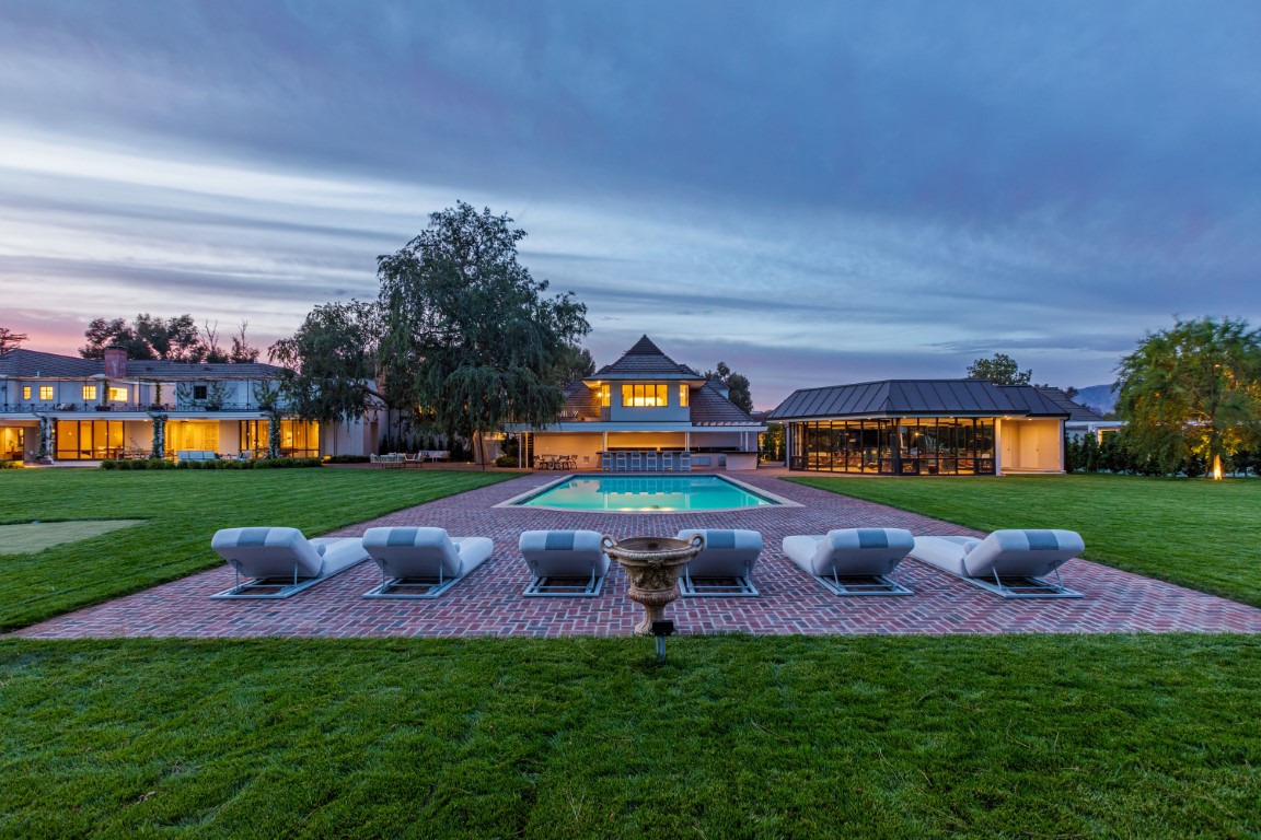 Bob Hope Estate With His Own Mini-Golf Course! | Top Ten Real Estate Deals