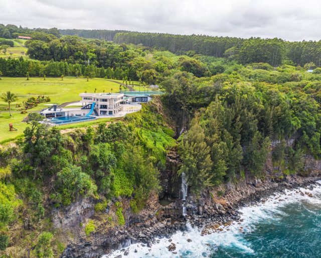Hawaii Waterfall Home – Justin Bieber Vacation!