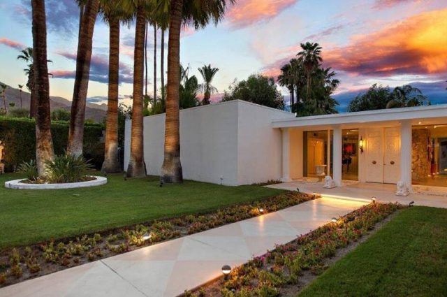 Voted Palm Springs Fan-Fave Home!