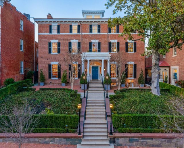 Jacqueline Kennedy Home Auction – Her First Home After JFK’s Assassination