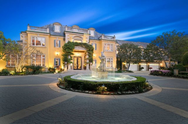 Rod Stewart’s LA Mansion: As Wonderful As His Music