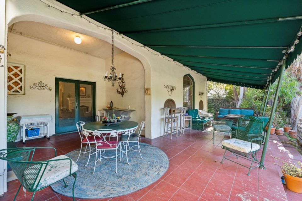 719_N_Maple_Dr_Beverly_Hills_CA_90210_USA-Dining_room-_1002178