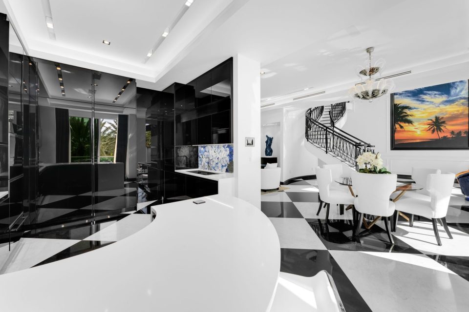 1455 Ocean 11