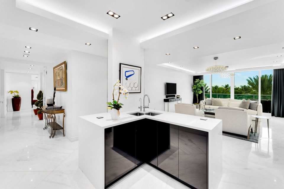 1455 Ocean 19