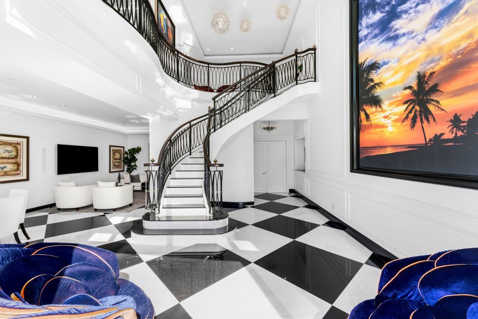 1455 Ocean 8