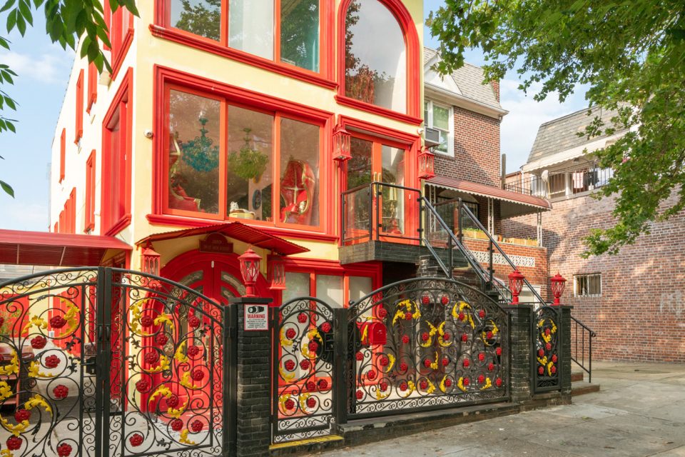 As Seen On Zillow Gone Wild: Queens Most Colorful Home